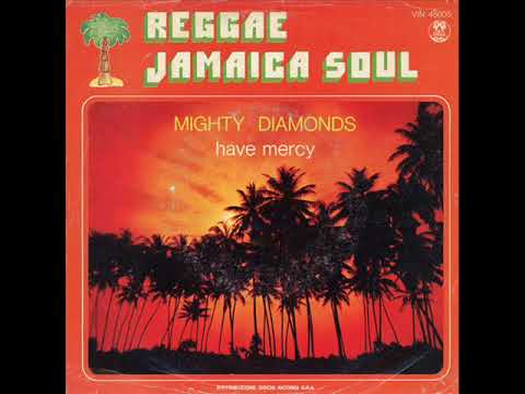 The Mighty Diamonds - Them Never Love Poor Marcus