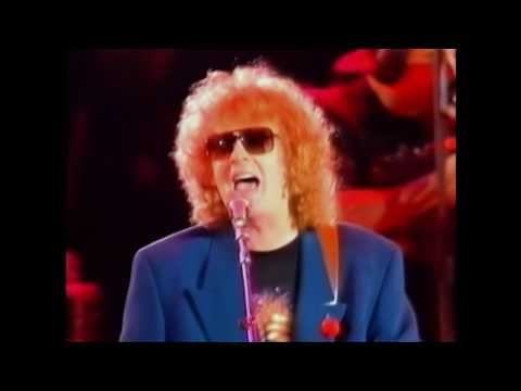 Queen + Ian Hunter, David Bowie & Mick Ronson - All The Young Dudes (different camera angle)