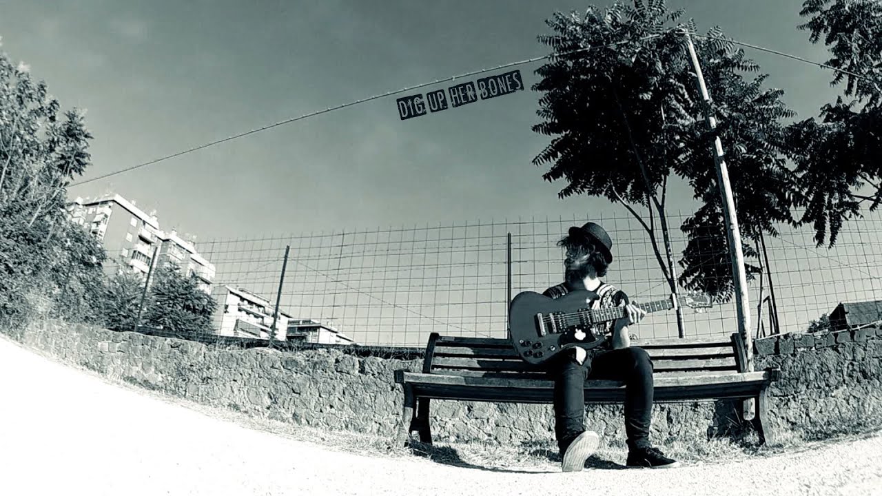 Chry - Dig Up Her Bones