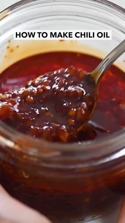 How to Make Chili Oil (辣椒油) - an easy chili oil that I use on everything 🌶🔥