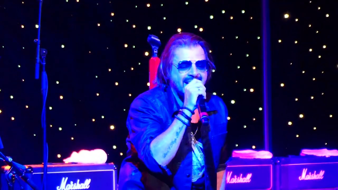 Talisman Medley/I'll Be Waiting (feat. Kenny Leckremo) - SOTO