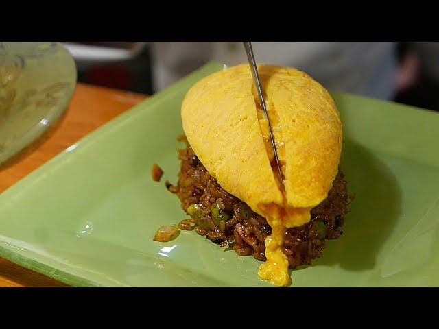 Japanese Street Food - OMELET RICE Kichi Kichi Omurice Kyoto Japan | Travel Thirsty