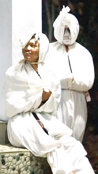 Ketika Pocong Palsu ketemu yang Asli  🤣🙏 #prankpocong #funny