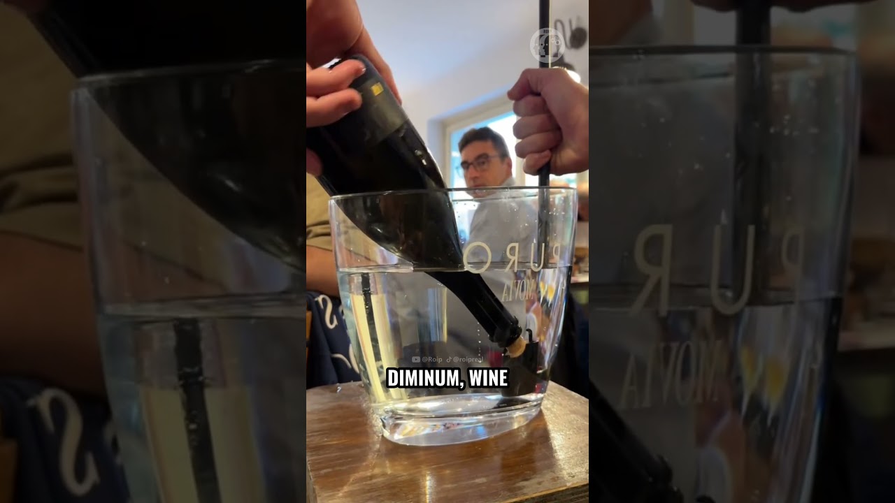Inilah Kenapa Botol Anggur ini Harus Dibuka Dalam kobokan!