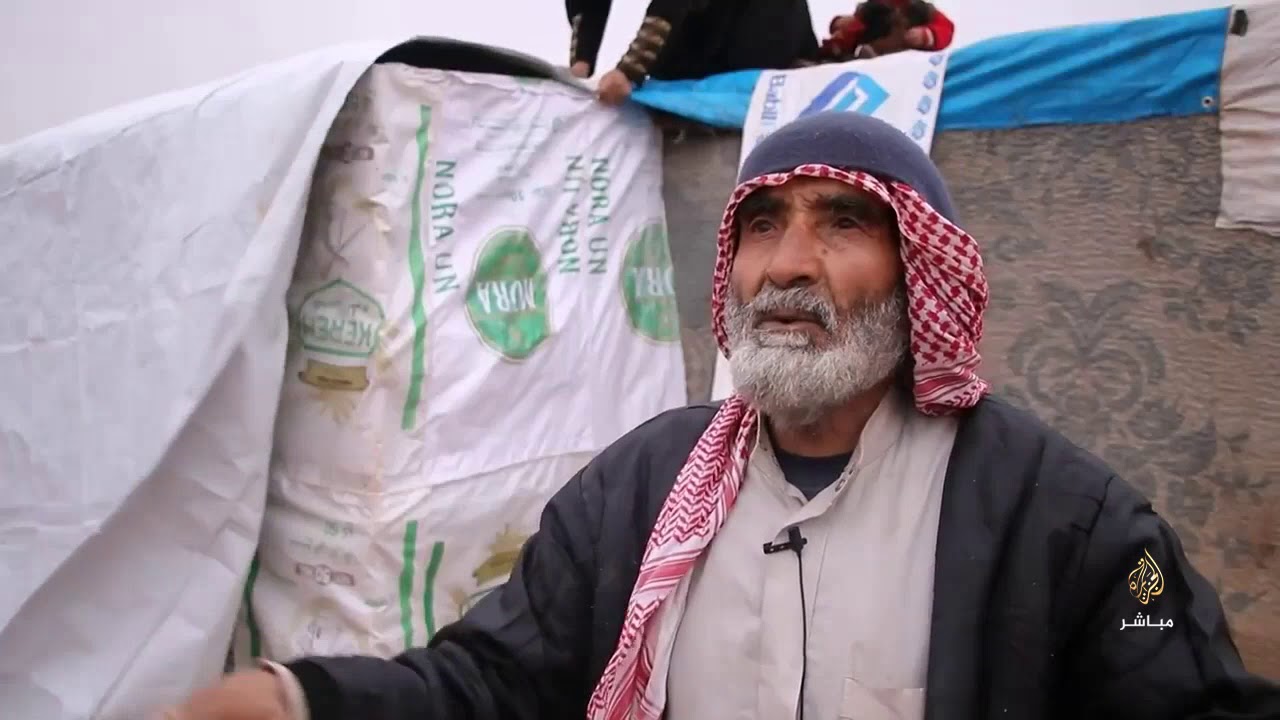 كاميرا الجزيرة مباشر ترصد معاناة النازحين في أحد المخيمات العشوائية بريف حلب الغربي