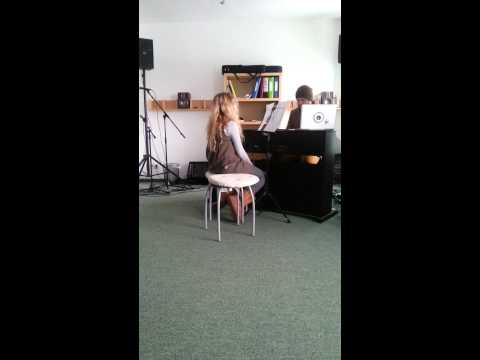Yas singt Diamonds von Rihanna