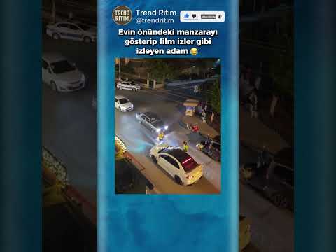 Evin Önündeki Olayları Gösterip Balkonundan Seyreden Adam 🤣😆