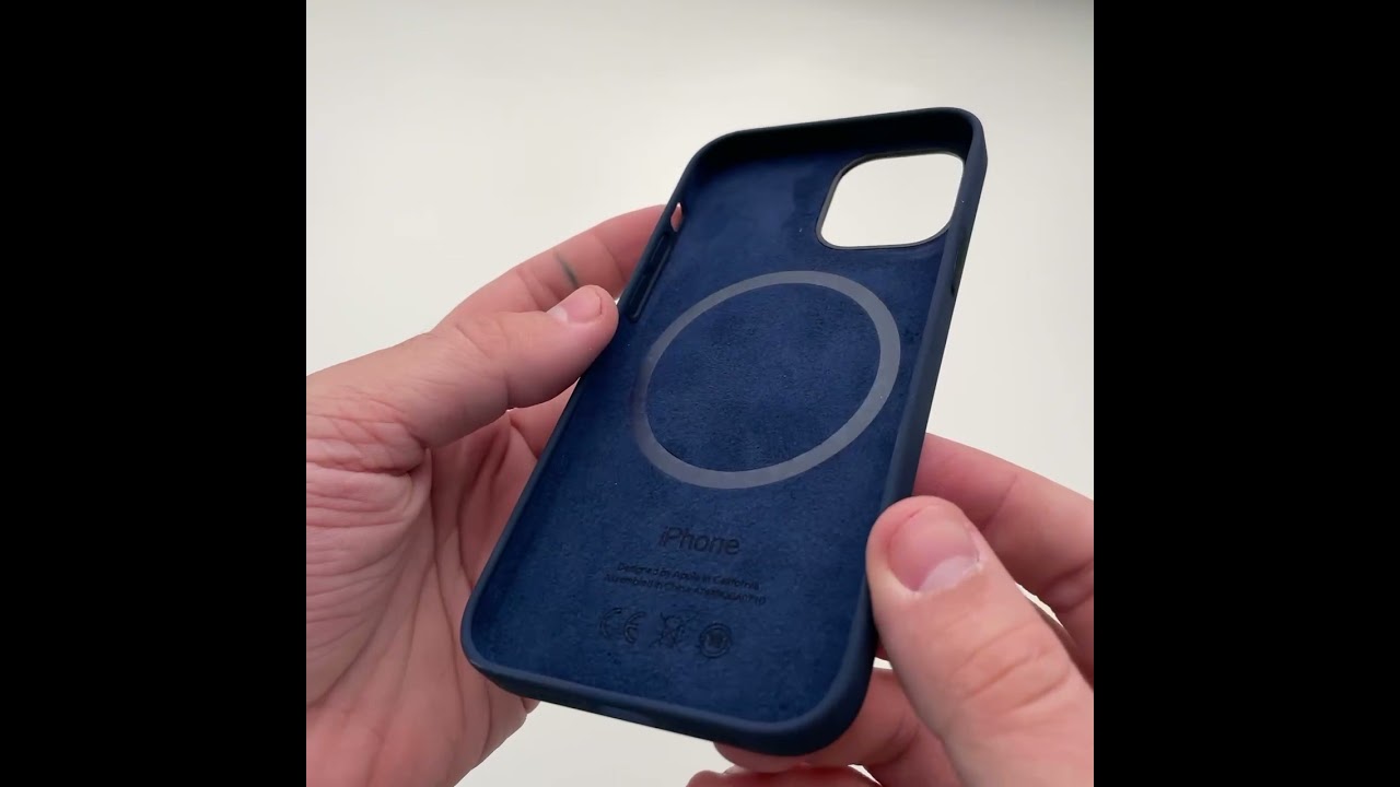 ILoungeMax Silicone Case MagSafe Deep Navy for iPhone 12 | 12 Pro OEM