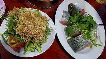 CÁ CHẺM NẤU LẨU MĂNG CHUA | Cuộc Sống Việt Nam