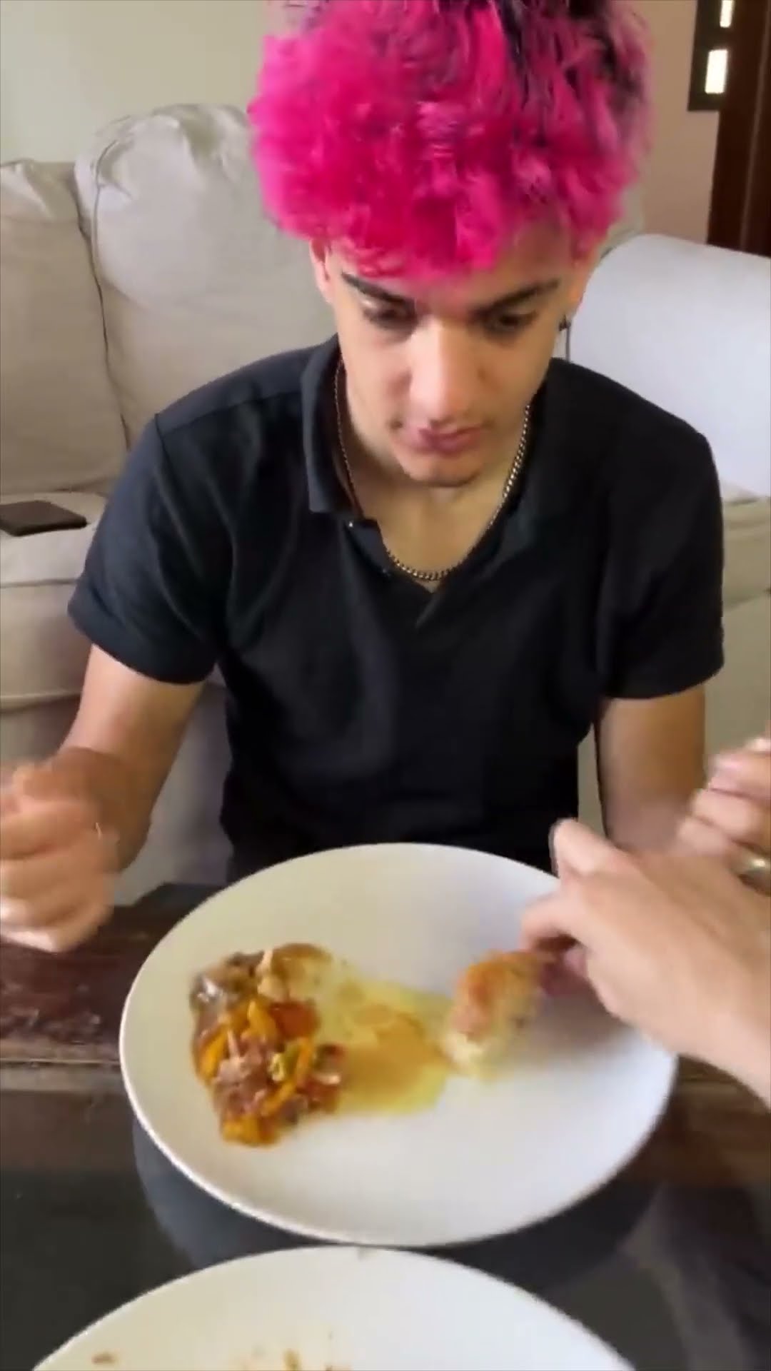 Robando Comida a Mis Amigos por 1 Semana!?