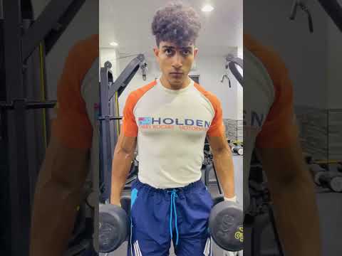 قررت اروح الجيم عشان اعمل فورمة الصيف ويطلعلي عضلات فاكتشفت ان الموزة معايا بالجيم 