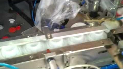 2 partsBig oil cap assembly machine