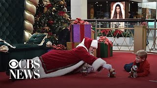 Malls across U.S. opening early so kids with autism can visit Santa in a calmer environment