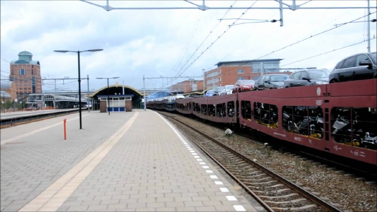 Autoslaaptrein vertrekt uit 's-Hertogenbosch