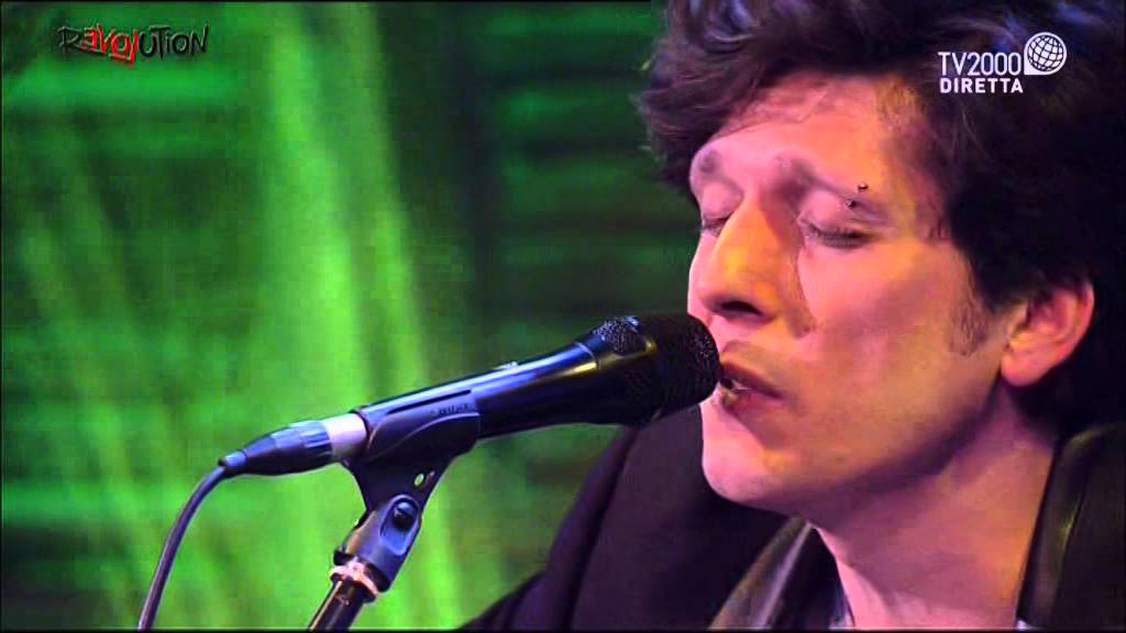 Revolution. Ermal Meta canta 