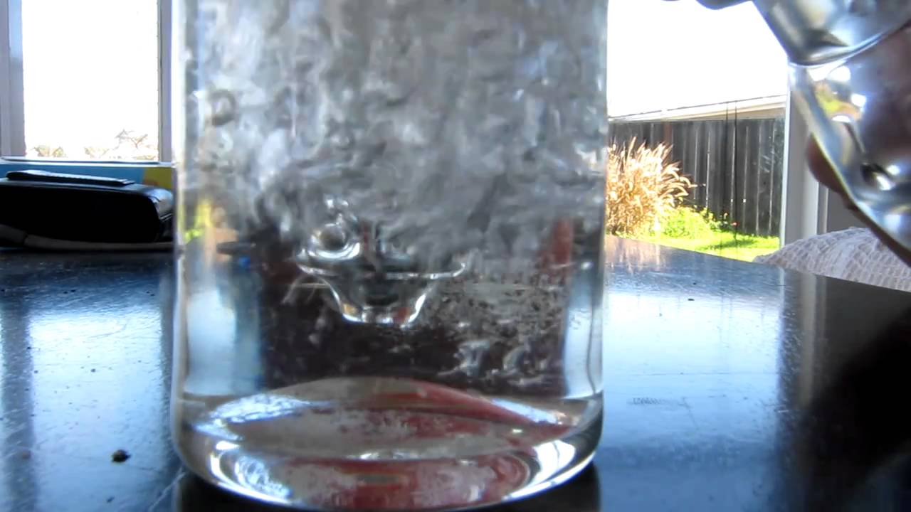 Hi-Si Bubbler with Honeycomb Downstem - Hi Si Glass Percolator CLOSEUP & HD