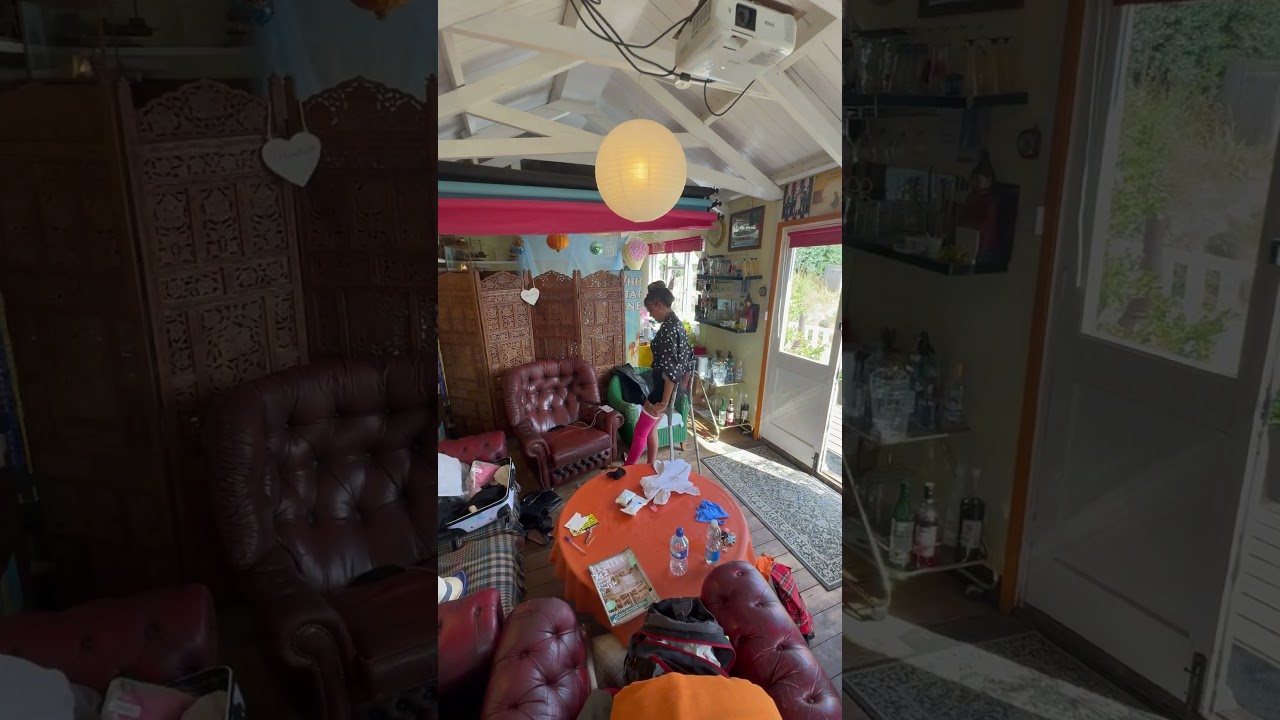 Girl broken leg in full long leg cast wearing heel and crutches  full set Patreon.com/ukcasting