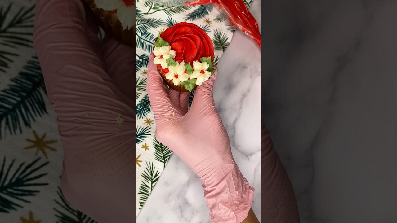 How to pipe a Holiday floral cupcake! 🌹🎄