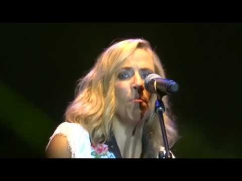 Sheryl Crow "Soak Up The Sun" (HD) (HQ Audio) Live Naperville Ribfest 7