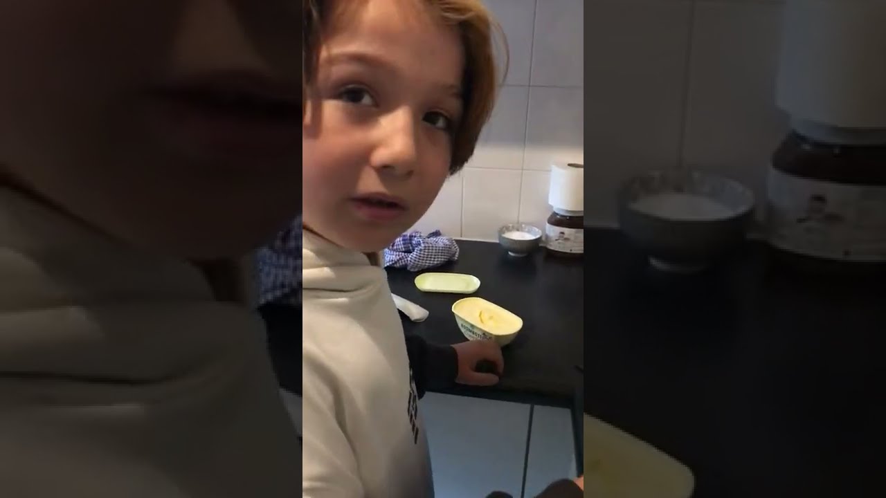 ERTUĞRUL YUMURTA KIRARSA!!YEMEK TARİFİ.EĞLENCELİ yemek tarifi videosu.Eğlenceli çocuk videoları