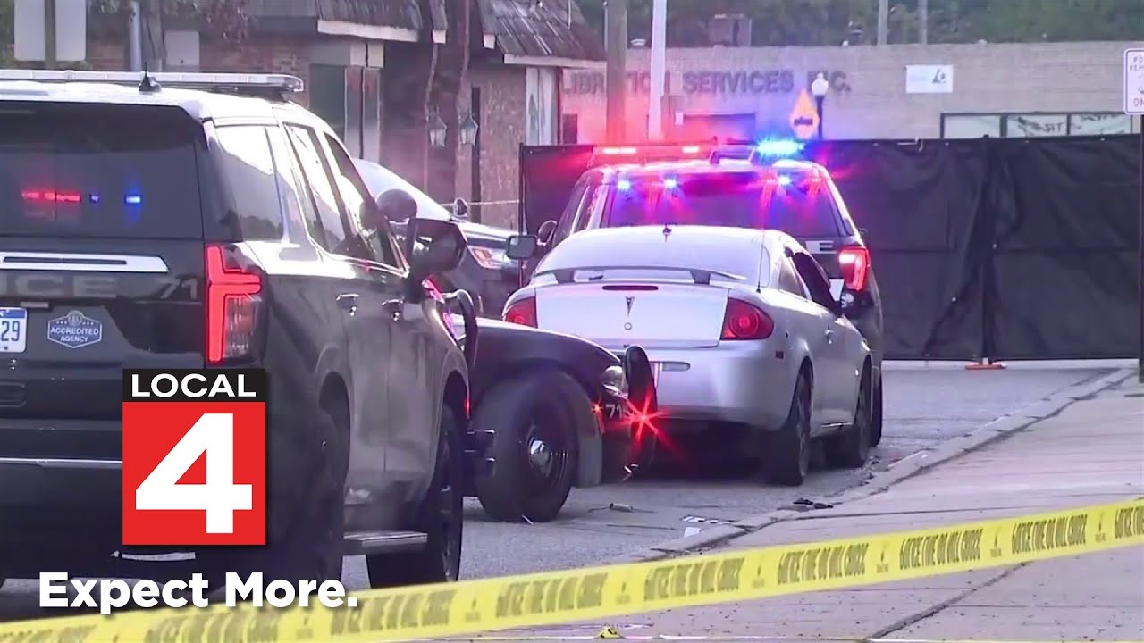 Roseville man accused of wielding knife, crashing into patrol car, injuring officer