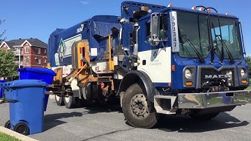 Waste connexion mack mr side loader packing recycling