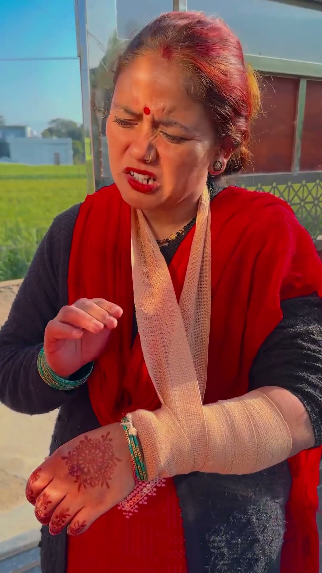 Maa Hath Me Ye Kya Ho Gaya ?? #shorts #love #trending #ytshorts #maa #injury #terimitti