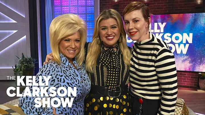 'Long Island Medium' Theresa Caputo Gives Kelly Cl...