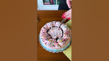 🎂 How to cut a round cake! #cake #mom #birthday