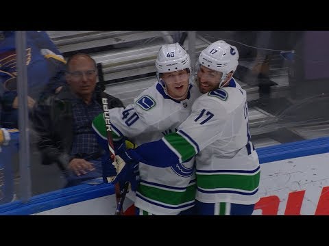 Elias Pettersson collects second five-point game in his rookie season