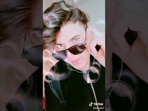 نفسي بنوتة منك وتكون شبهك وا نسميها غزال تطلع زي مامتها ومن حلاوتها بنوتة عسللل 