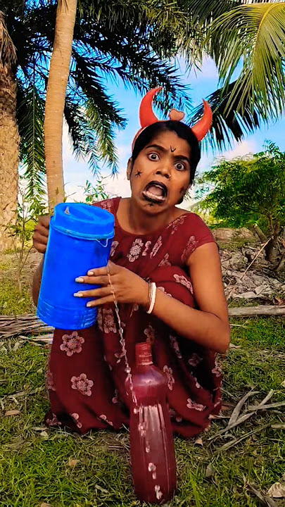Survival Skills: easy methood saving water transfer tobottle #camping#bushcraft#water #smart