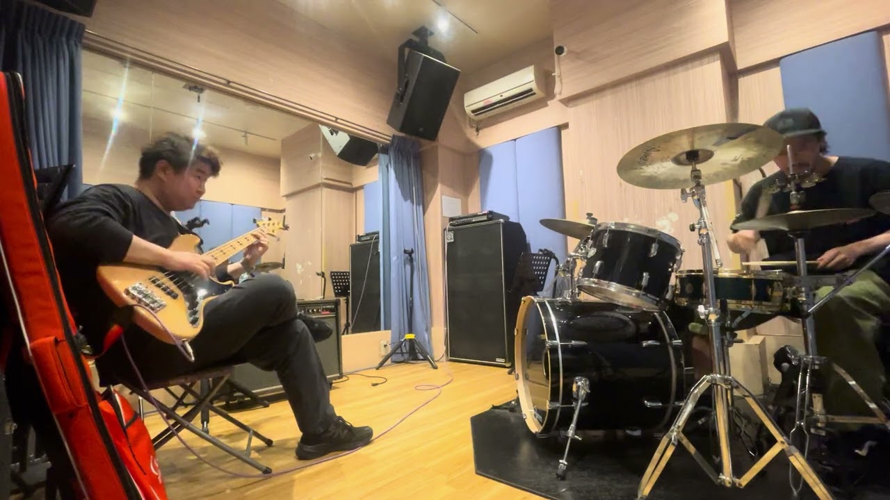 久々に会った仲間とセッションした①(Mojah Band:永井)