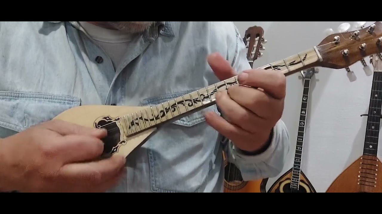 μπαγλαμάς χειροποίητος τιμή  175 ευρώ οργανοποιείο Φεργάδης