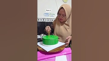 Thumbnail of part 2 cake bola dan sepatu yg bs dimakan #riyantiecake #cakedecorating  #persebayacake #fondantcake