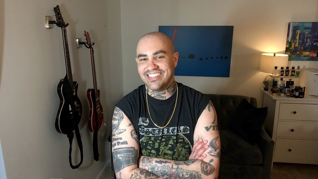 Carolina Herrera Gold Incense Review | Resinous Incense, Spice, Woods, Labdanum | Unisex