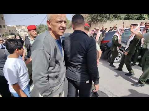 مراسم تشييع فقيد الوطن الباشا راجي نور حداد ملفوفا بالعلم الاردني إلى مثواه الأخير في بلدة ايدون
