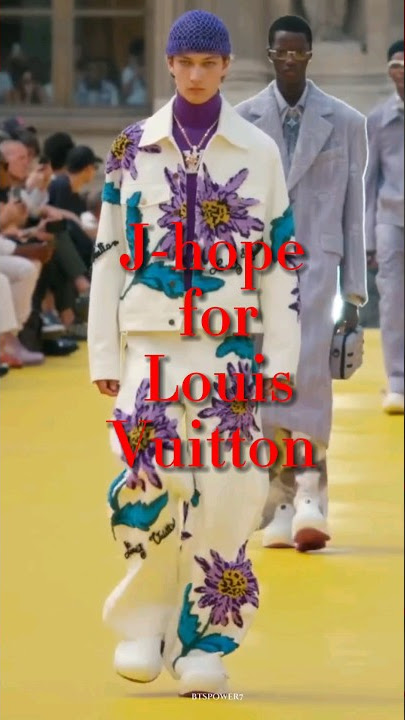 j-hope and the keepall 👝 @Louis Vuitton #louisvuitton #louisvuittonma