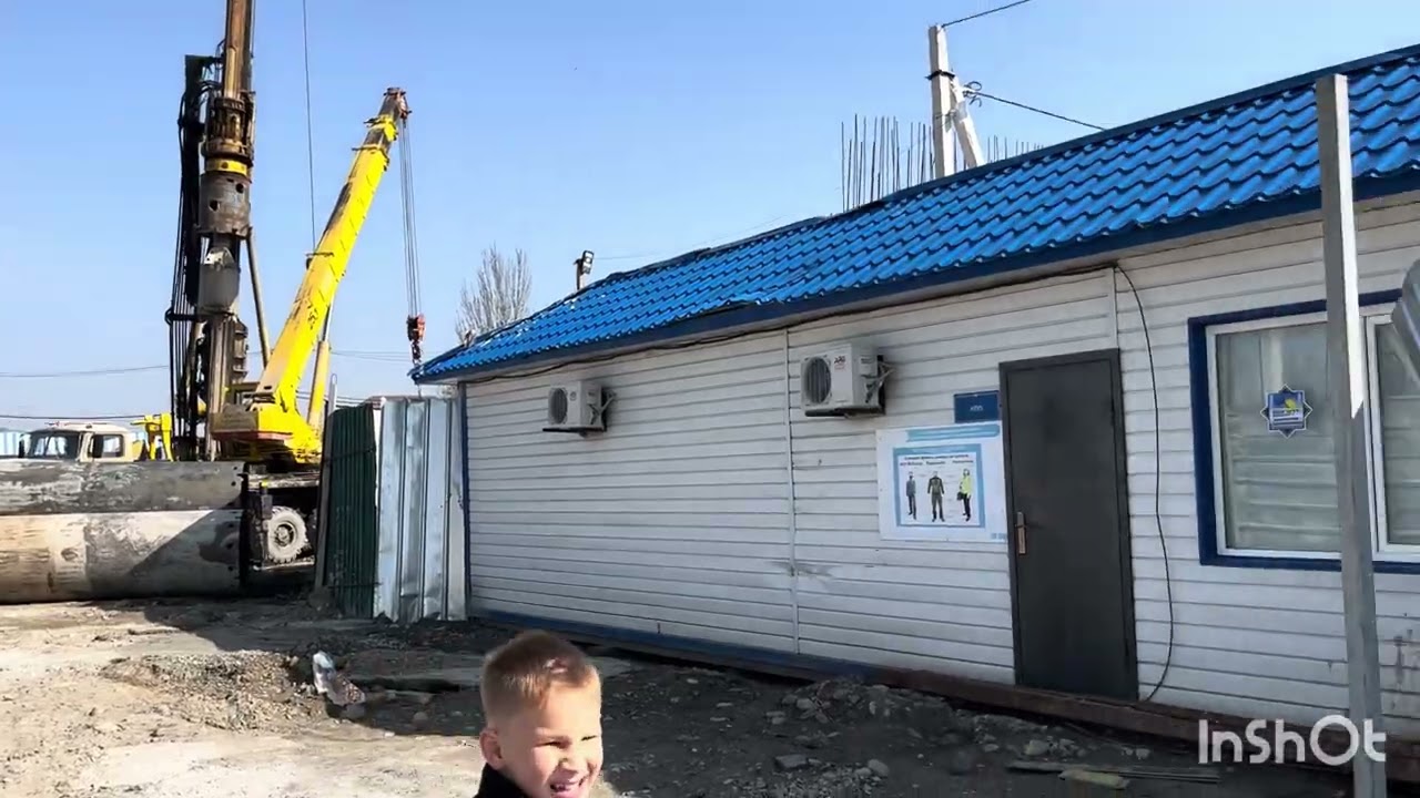 Тараз( Джамбул) Продолжается стройка моста на ж/д переезде с ул Абая. 