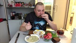 Яичница из трёх видов яиц Гусь Индейка Курица итинг мукбанг eating mukbang Яичница из трёх видов яиц Гусь Индейка Курица итинг мукбанг eating mukbang