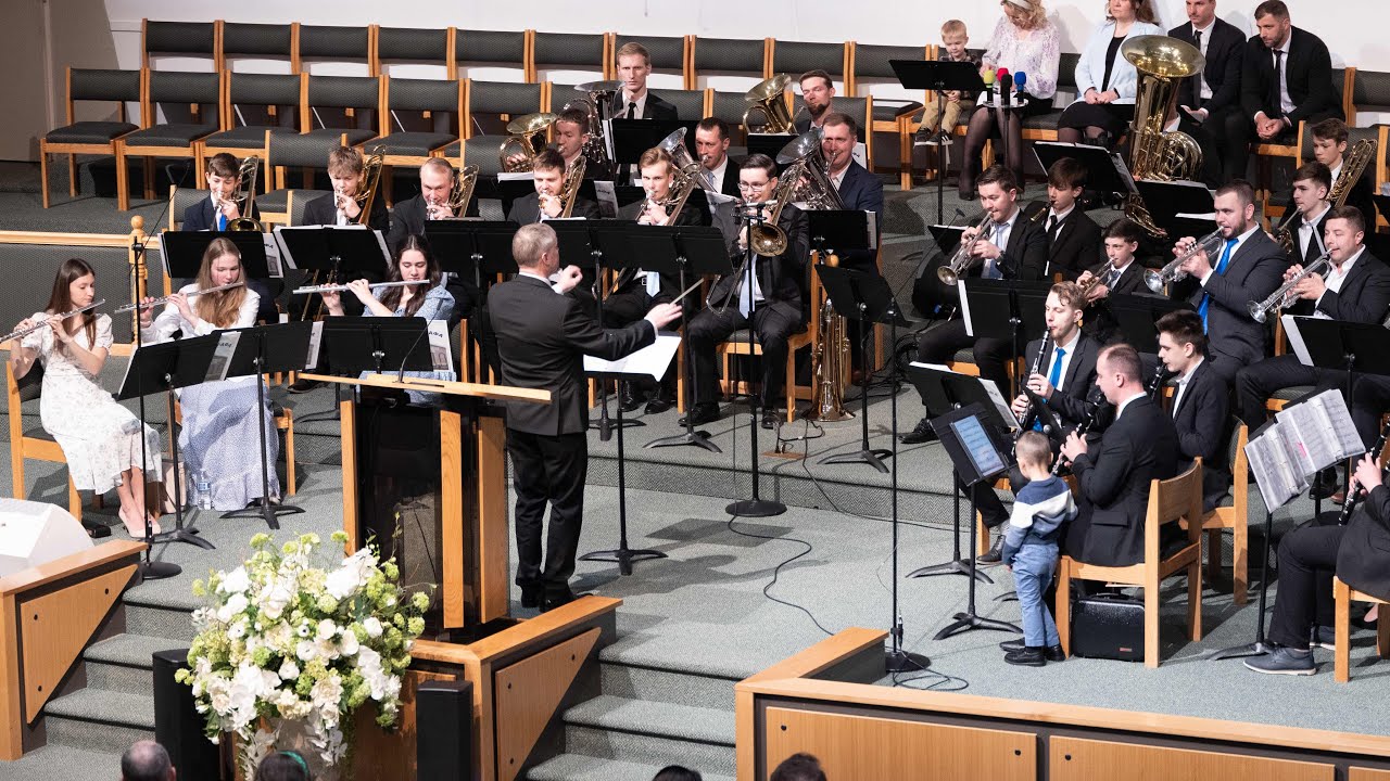 «В вышине, под небесами» - Духовой оркестр - YouTube