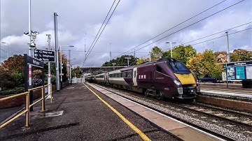 Triple fly-by trouble! Classes 222 (x2) and 700 storm through Harlington - Fly-by -
