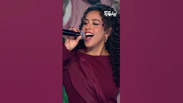 الفنانة الشابة غادة شيري تؤدي على مسرح جوائز بيلبورد عربية من أغنية أهل ا بالعالم 