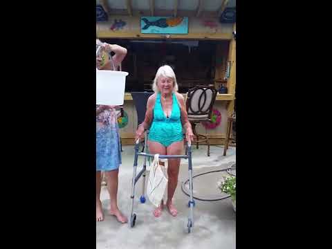 Oma Nass Oma Nass