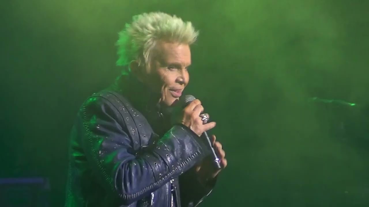 Billy Idol Dancing with myself. Chile 2022. YouTube