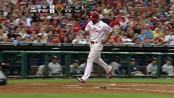 SD@PHI: Utley hits an RBI single into right-center