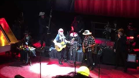 willie nelson lukas new years