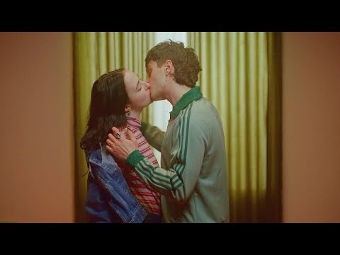 Guarda Fickle Friends - Swoon (Official Video) su YouTube