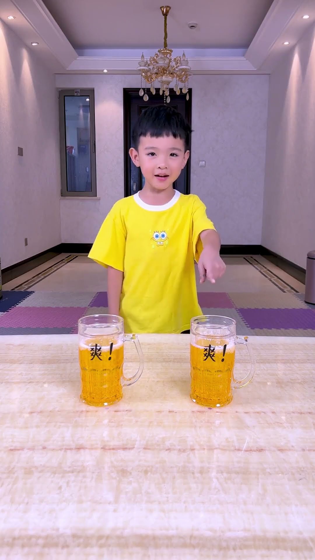 Real Or Fake Drinking Cup Challenge, Suitable For The Whole Family#Christmas #Funnyfamily #Partygame