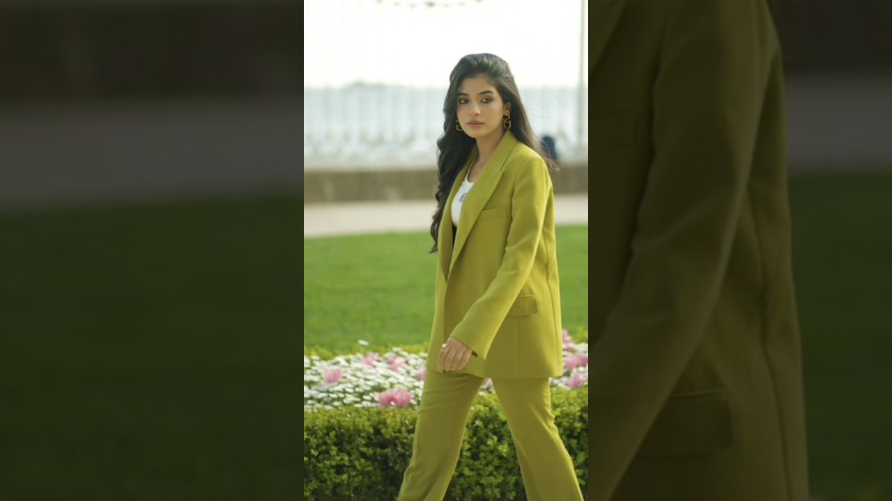 pakistani actress court pant look🥰💕 which your favourite dress #laibakhan #shorts #shortsfeed #viral